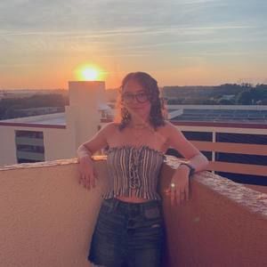 Meet your Posher, Hannah